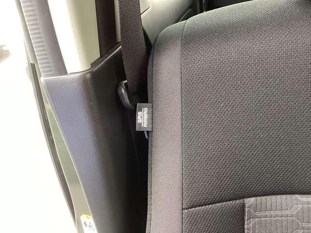 �T�C�h�G�A�o�b�N���t���Ă��܂��B������̑��ˎ��ɓW�J�B�����ی삵�܂��B