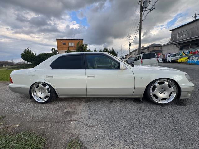 セルシオ B仕様eRバージョン10thアニバーサリED(6枚目)