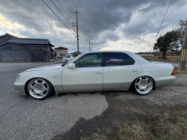 セルシオ B仕様eRバージョン10thアニバーサリED(10枚目)