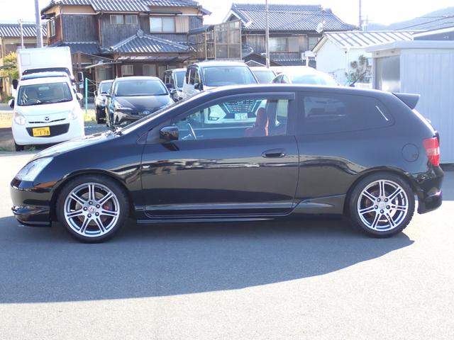 シビック タイプＲ　Ｃパッケージ　６速ＭＴ　Ｋ２０Ａエンジン　タイミングチェーン　無限マフラー　ＴＥＩＮ車高調　社外ナビ　ＣＤ　ＤＶＤ　ＳＤ　Ｂｌｕｅｔｏｏｔｈオーディオ　フルセグＴＶ　ＥＴＣ　ＶＩＰＥＲセキュリティ（5枚目）