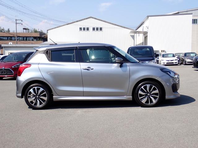 スイフト ＲＳ　５速ＭＴ　カロッツェリアディスプレイオーディオ　ＣＤ　ＤＶＤ　Ｂｌｕｅｔｏｏｔｈオーディオ　ＡＰＰＬＥ　ＣＡＲ　ＰＬＡＹ　スマホ連携ナビ　ＥＴＣ　Ｂカメラ　ドラレコ　シートヒーター　スマートキー（5枚目）