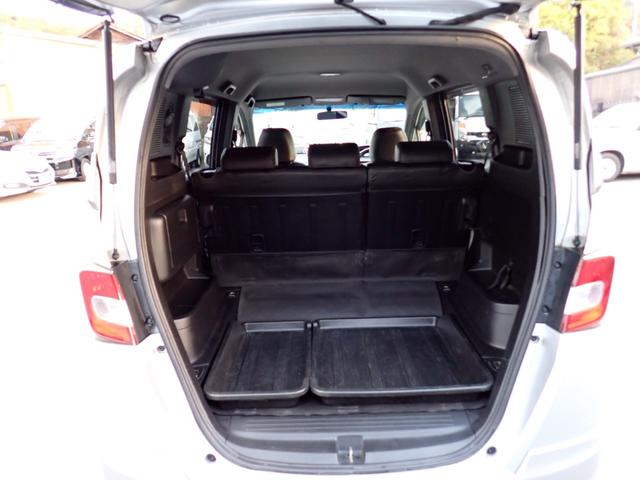 フリードスパイク ＧＬ　後期型　カロッツェリアナビ　ＣＤ　ＤＶＤ　ＳＤ　録音　Ｂｌｕｅｔｏｏｔｈオーディオ　フルセグ　走行中ＴＶ　ＥＴＣ　Ｂカメラ　ステリモ連動　スマートキー　両側電動ドア　ＨＩＤライト　フォグ　純正エアロ（13枚目）