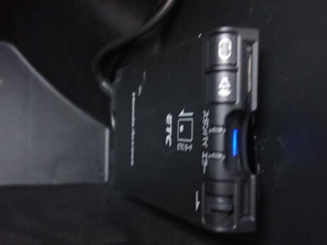 フリードスパイク ＧＬ　後期型　カロッツェリアナビ　ＣＤ　ＤＶＤ　ＳＤ　録音　Ｂｌｕｅｔｏｏｔｈオーディオ　フルセグ　走行中ＴＶ　ＥＴＣ　Ｂカメラ　ステリモ連動　スマートキー　両側電動ドア　ＨＩＤライト　フォグ　純正エアロ（28枚目）