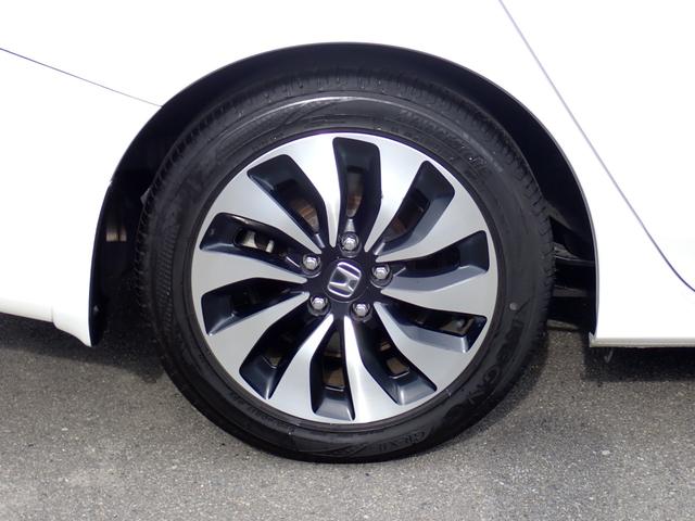 アコードハイブリッド ＥＸ　リア修復　黒革シート　禁煙車　純正ＨＤＤナビ　ＣＤ　ＤＶＤ　録音　Ｂｌｕｅｔｏｏｔｈオーディオ　フルセグ　ＥＴＣ　Ｆ＆Ｂカメラ　ドラレコ　電動リアシェイド　シートヒーター　ＣＭＢＳ衝突軽減ブレーキ（20枚目）