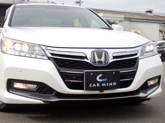 アコードハイブリッド ＥＸ　リア修復　黒革シート　禁煙車　純正ＨＤＤナビ　ＣＤ　ＤＶＤ　録音　Ｂｌｕｅｔｏｏｔｈオーディオ　フルセグ　ＥＴＣ　Ｆ＆Ｂカメラ　ドラレコ　電動リアシェイド　シートヒーター　ＣＭＢＳ衝突軽減ブレーキ（21枚目）