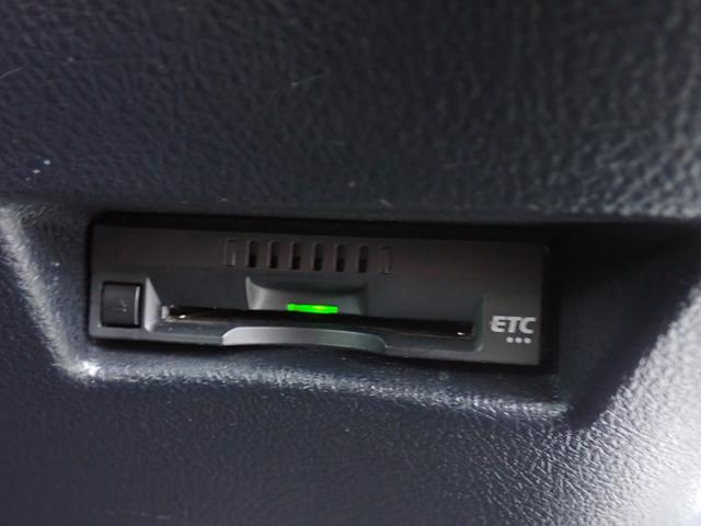 シエンタ ハイブリッド　ファンベースＸ　後期型　禁煙車　純正ナビＣＤ　ＤＶＤ　ＳＤ　録音　Ｂｌｕｅｔｏｏｔｈオーディオ　フルセグＴＶ　走行中ＴＶ　ＥＴＣ　Ｂカメラ　ステリモ連動　６スピーカー　純正ドラレコ　スマートキー２本　衝突軽減ブレーキ（23枚目）