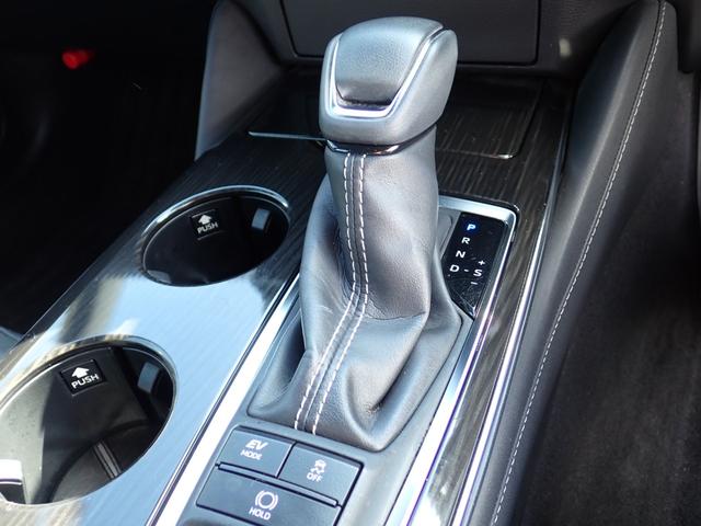 クラウンハイブリッド G 純正ナビ 黒革シート 全席パワーシート 全席シートヒーター 前席シートベンチレーター 全方位カメラ ETC2.0 純正デジタルインナーミラー 純正ドラレコ ハンドルヒーター 全ドアイージークローザー(11枚目)