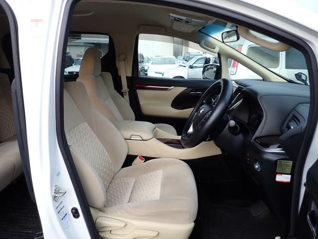 アルファードハイブリッド X 8人乗り 4WD ハイブリッド 純正ナビ ETC バックカメラ 両側電動ドア 前後クリアランスソナー スマートキー2本 LEDオートライト 前後オートエアコン リアゲートイージークローザー(24枚目)