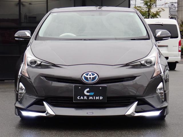 プリウス Ｓツーリングセレクション　モデリスタエアロ　アルパイン９インチナビ走行中ＴＶ　ＣＤ　ＤＶＤ　ＳＤ　Ｂｌｕｅｔｏｏｔｈオーディオ　フルセグ　ＥＴＣ　Ｂカメラ　ステリモ連動　ＵＳＢ給電　白革調シート　シートヒーター　スマートキー（2枚目）