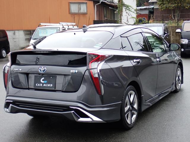 プリウス Ｓツーリングセレクション　モデリスタエアロ　アルパイン９インチナビ走行中ＴＶ　ＣＤ　ＤＶＤ　ＳＤ　Ｂｌｕｅｔｏｏｔｈオーディオ　フルセグ　ＥＴＣ　Ｂカメラ　ステリモ連動　ＵＳＢ給電　白革調シート　シートヒーター　スマートキー（8枚目）