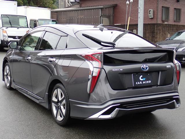 プリウス Ｓツーリングセレクション　モデリスタエアロ　アルパイン９インチナビ走行中ＴＶ　ＣＤ　ＤＶＤ　ＳＤ　Ｂｌｕｅｔｏｏｔｈオーディオ　フルセグ　ＥＴＣ　Ｂカメラ　ステリモ連動　ＵＳＢ給電　白革調シート　シートヒーター　スマートキー（9枚目）