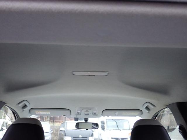 プリウス Ｓツーリングセレクション　モデリスタエアロ　アルパイン９インチナビ走行中ＴＶ　ＣＤ　ＤＶＤ　ＳＤ　Ｂｌｕｅｔｏｏｔｈオーディオ　フルセグ　ＥＴＣ　Ｂカメラ　ステリモ連動　ＵＳＢ給電　白革調シート　シートヒーター　スマートキー（12枚目）