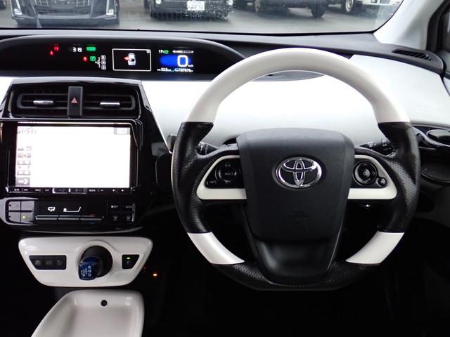 プリウス Ｓツーリングセレクション　モデリスタエアロ　アルパイン９インチナビ走行中ＴＶ　ＣＤ　ＤＶＤ　ＳＤ　Ｂｌｕｅｔｏｏｔｈオーディオ　フルセグ　ＥＴＣ　Ｂカメラ　ステリモ連動　ＵＳＢ給電　白革調シート　シートヒーター　スマートキー（16枚目）