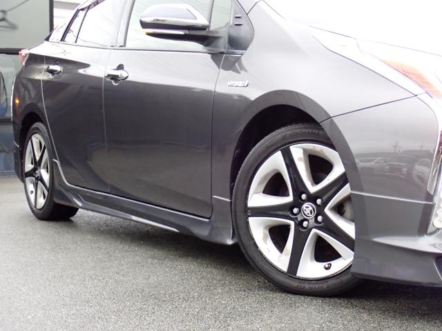 プリウス Ｓツーリングセレクション　モデリスタエアロ　アルパイン９インチナビ走行中ＴＶ　ＣＤ　ＤＶＤ　ＳＤ　Ｂｌｕｅｔｏｏｔｈオーディオ　フルセグ　ＥＴＣ　Ｂカメラ　ステリモ連動　ＵＳＢ給電　白革調シート　シートヒーター　スマートキー（19枚目）