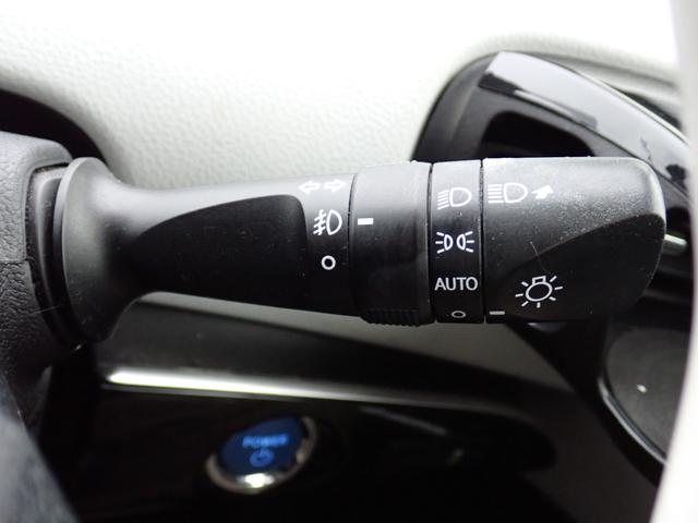 プリウス Ｓツーリングセレクション　モデリスタエアロ　アルパイン９インチナビ走行中ＴＶ　ＣＤ　ＤＶＤ　ＳＤ　Ｂｌｕｅｔｏｏｔｈオーディオ　フルセグ　ＥＴＣ　Ｂカメラ　ステリモ連動　ＵＳＢ給電　白革調シート　シートヒーター　スマートキー（34枚目）