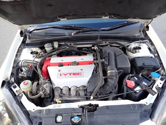 インテグラ タイプＲ　６速ＭＴ　Ｋ２０Ａエンジンタイミングチェーン　赤内装　純正レカロシート　レーシングギア車高調　ブレンボキャリパーブレーキ　社外マフラー　純正１７インチアルミ　純正エアロ　純正リアウイング（13枚目）