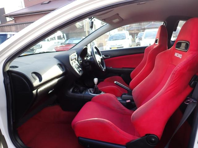 インテグラ タイプＲ　６速ＭＴ　Ｋ２０Ａエンジンタイミングチェーン　赤内装　純正レカロシート　レーシングギア車高調　ブレンボキャリパーブレーキ　社外マフラー　純正１７インチアルミ　純正エアロ　純正リアウイング（18枚目）