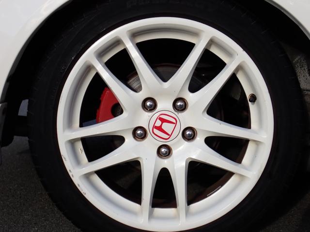 インテグラ タイプＲ　６速ＭＴ　Ｋ２０Ａエンジンタイミングチェーン　赤内装　純正レカロシート　レーシングギア車高調　ブレンボキャリパーブレーキ　社外マフラー　純正１７インチアルミ　純正エアロ　純正リアウイング（20枚目）