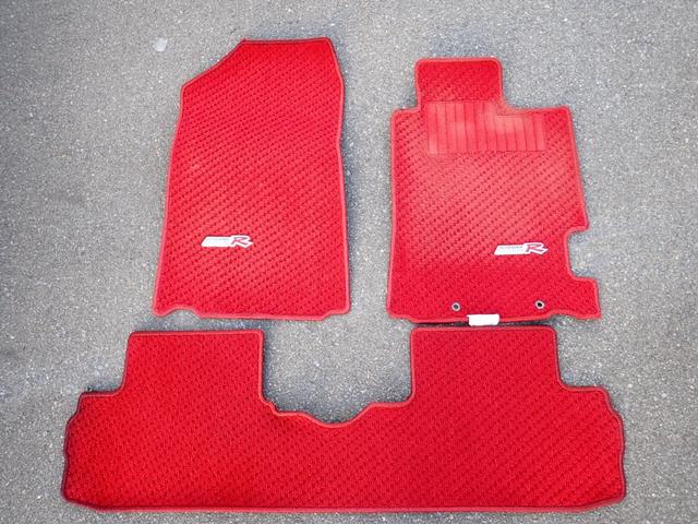 インテグラ タイプＲ　６速ＭＴ　Ｋ２０Ａエンジンタイミングチェーン　赤内装　純正レカロシート　レーシングギア車高調　ブレンボキャリパーブレーキ　社外マフラー　純正１７インチアルミ　純正エアロ　純正リアウイング（42枚目）