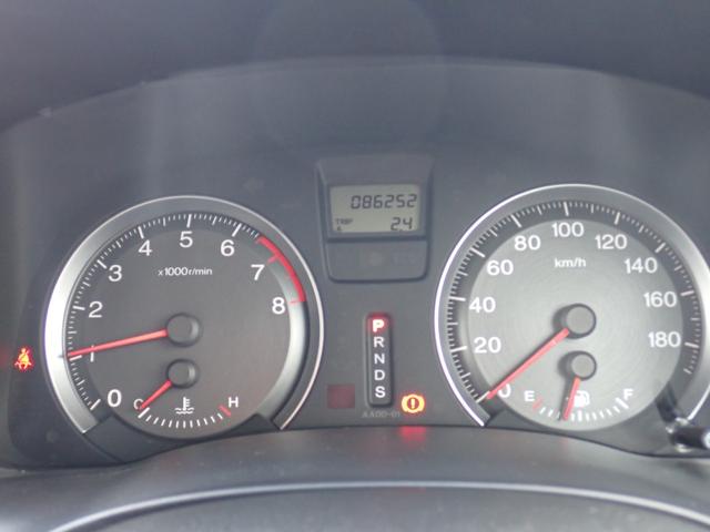 ストリーム ＲＳＺ　後期型　２０００ｃｃエンジン　ＣＶＴ　パドルシフト　タイミングチェーン　純正ナビ　ＣＤ　ＤＶＤ　ＳＤ　ＵＳＢ　ＴＶ　ＥＴＣ　バックカメラ　純正１７インチアルミ　ＨＩＤオートライト　オートエアコン（11枚目）