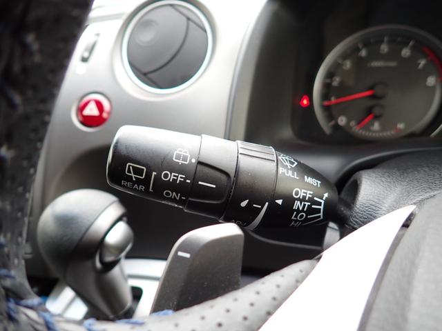 ストリーム ＲＳＺ　後期型　２０００ｃｃエンジン　ＣＶＴ　パドルシフト　タイミングチェーン　純正ナビ　ＣＤ　ＤＶＤ　ＳＤ　ＵＳＢ　ＴＶ　ＥＴＣ　バックカメラ　純正１７インチアルミ　ＨＩＤオートライト　オートエアコン（31枚目）