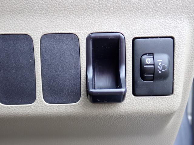 ミラ Ｘスペシャル　５速ＭＴ　ＫＦエンジンタイミングチェーン　純正ナビ　ＣＤ　ＤＶＤ　ＳＤ　Ｂｌｕｅｔｏｏｔｈオーディオ　フルセグＴＶ　走行中ＴＶ　バックカメラ　ブリジストン２０２４年製タイヤ　キーレス　スペアタイヤ（23枚目）