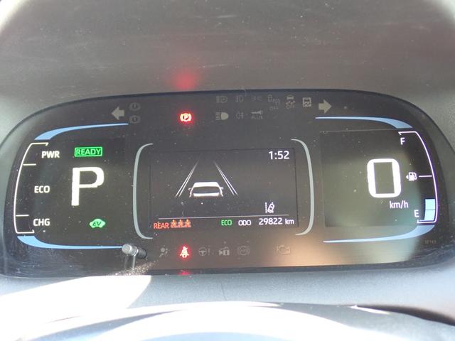 アクア Ｇ　純正ＯＰ１０．５インチディスプレイナビ　ＨＤＭＩ　ＭＩＲＡＣＡＳＴ　ＯＰ全方位カメラ　ＯＰシートヒーター＆ハンドルヒーター　ＥＴＣ　前後ドライブレコーダー　スマートキー　衝突軽減ブレーキ　社外アルミ（11枚目）