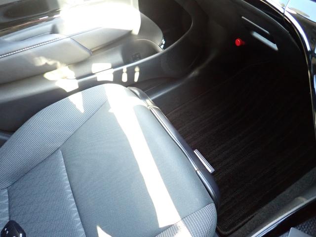 アクア Ｇ　純正ＯＰ１０．５インチディスプレイナビ　ＨＤＭＩ　ＭＩＲＡＣＡＳＴ　ＯＰ全方位カメラ　ＯＰシートヒーター＆ハンドルヒーター　ＥＴＣ　前後ドライブレコーダー　スマートキー　衝突軽減ブレーキ　社外アルミ（42枚目）