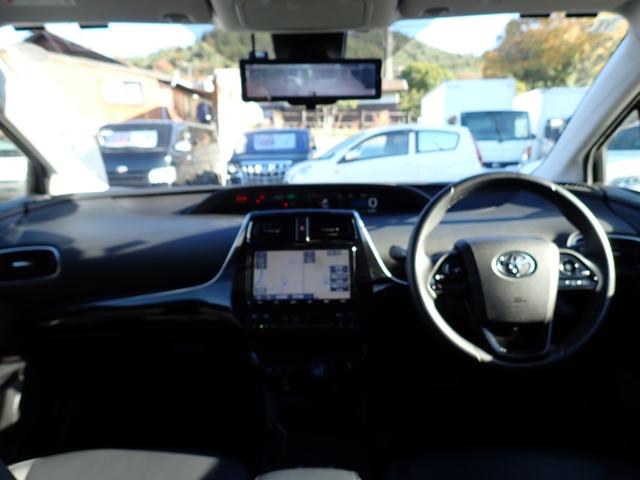 プリウス Ｓツーリングセレクション　後期型　モデリスタエアロ　純正９インチハイレゾ音源対応ナビ走行中ＴＶ　全方位カメラ　ＥＴＣ２．０　純正ドラレコ　スマートキー２本　黒革調シート　シートヒーター　純正ＯＰデジタルインナーミラー（9枚目）