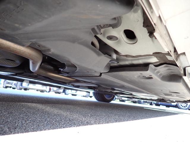 プリウス Ｓツーリングセレクション　後期型　モデリスタエアロ　純正９インチハイレゾ音源対応ナビ走行中ＴＶ　全方位カメラ　ＥＴＣ２．０　純正ドラレコ　スマートキー２本　黒革調シート　シートヒーター　純正ＯＰデジタルインナーミラー（14枚目）