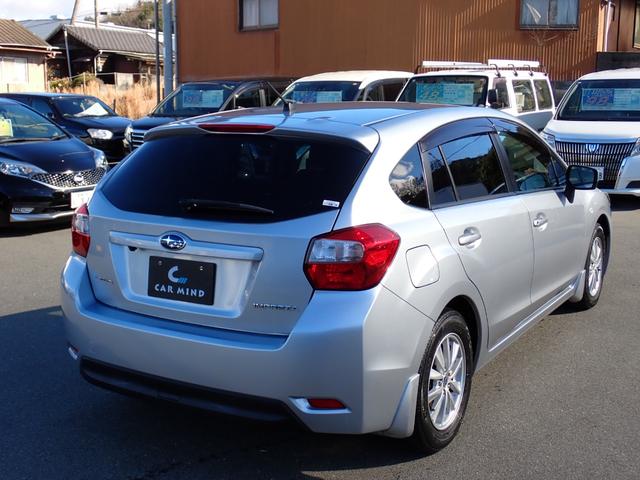 インプレッサスポーツ １．６ｉ－Ｌ　ブラックレザーセレクション　５速ＭＴ　４ＷＤ　アプライドモデル最終Ｅ型　ＯＰスマートキー２本　ＯＰＨＩＤライト＆フォグ＆アクセサリーライナー　純正フルセグナビ走行中ＴＶ　ＥＴＣ　Ｂカメラ　前後ドラレコ（6枚目）