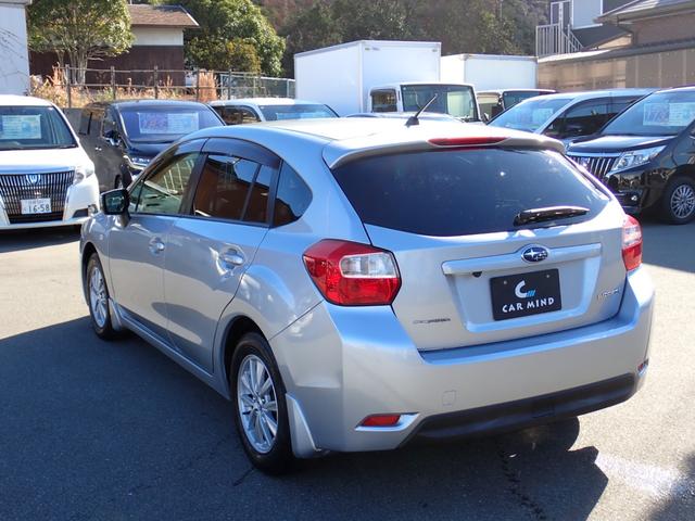 インプレッサスポーツ １．６ｉ－Ｌ　ブラックレザーセレクション　５速ＭＴ　４ＷＤ　アプライドモデル最終Ｅ型　ＯＰスマートキー２本　ＯＰＨＩＤライト＆フォグ＆アクセサリーライナー　純正フルセグナビ走行中ＴＶ　ＥＴＣ　Ｂカメラ　前後ドラレコ（8枚目）