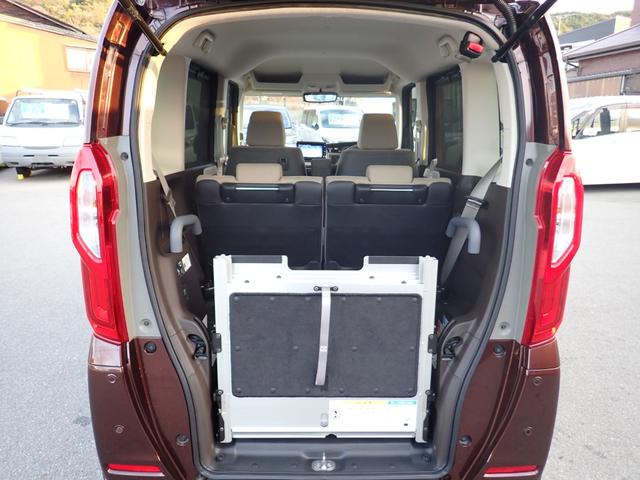 Ｎ－ＢＯＸ Ｌ・ターボ・スロープ　後期型　福祉車両　車いす仕様車　スローパー　リモコン付き電動ウインチ　両側電動ドア　純正８インチプレミアムインターナビ　ＥＴＣ　Ｂカメラ　純正前後ドラレコ　純正ＯＰデジタルインナーミラー　クルコン（18枚目）