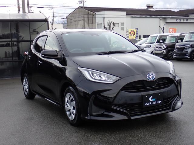 ヤリス ハイブリッドＧ　純正ＯＰ９インチディスプレイナビ　ＯＰシート＆前席シートヒーター　　ワンオーナー禁煙車　トヨタメンテナンス車両記録簿６枚　ＥＴＣ　Ｂカメラ　純正ドラレコ　ＬＥＤオートライト　衝突軽減ブレーキ（4枚目）