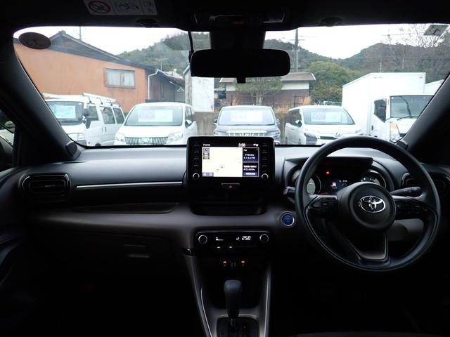 ヤリス ハイブリッドＧ　純正ＯＰ９インチディスプレイナビ　ＯＰシート＆前席シートヒーター　　ワンオーナー禁煙車　トヨタメンテナンス車両記録簿６枚　ＥＴＣ　Ｂカメラ　純正ドラレコ　ＬＥＤオートライト　衝突軽減ブレーキ（10枚目）