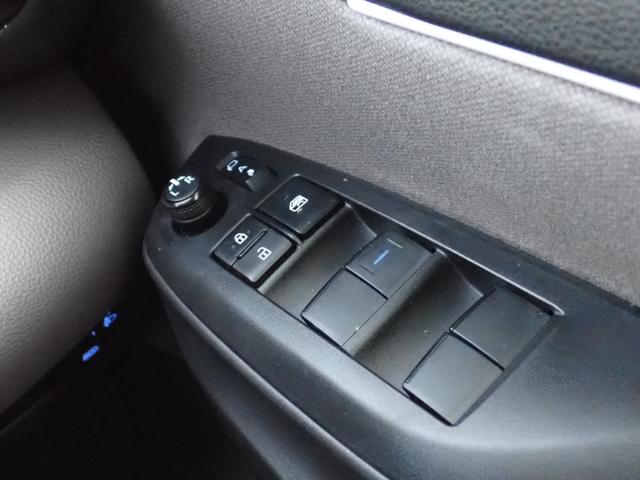 ヤリス ハイブリッドＧ　純正ＯＰ９インチディスプレイナビ　ＯＰシート＆前席シートヒーター　　ワンオーナー禁煙車　トヨタメンテナンス車両記録簿６枚　ＥＴＣ　Ｂカメラ　純正ドラレコ　ＬＥＤオートライト　衝突軽減ブレーキ（29枚目）