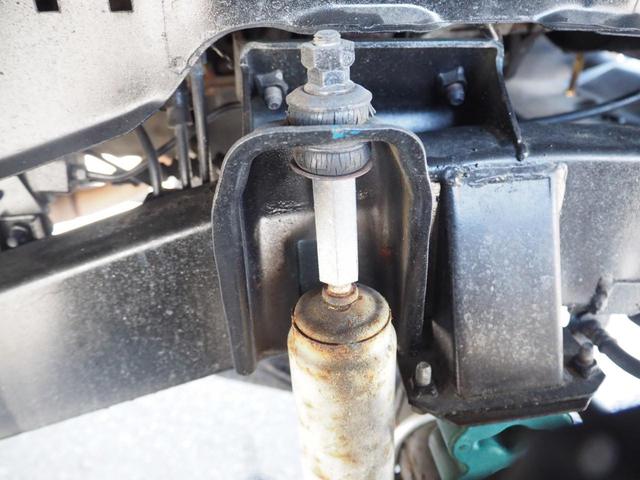 ジムニー CC リフトアップ パイプバンパー タンクカバー サイドシルガード FRPルーフ 社外シート 社外ハンドル マッドタイヤ(65枚目)