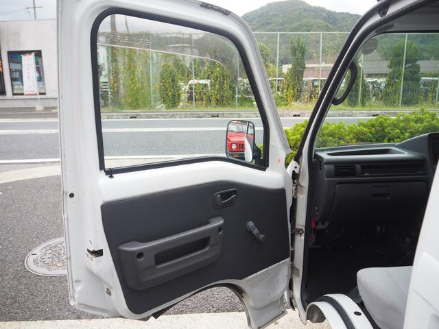 サンバーバン ＶＢ　５速マニュアル　４ＷＤ　ルーフキャリア　ドラレコ　エアコン　冬用タイヤ積み込み（40枚目）