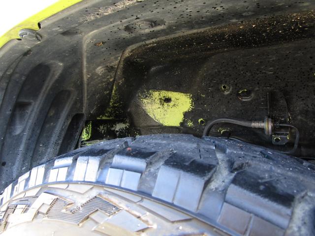 ジムニー ＸＬ　バッテリー新品、ＫＬＣグリル、スキッドプレート、外品ステアリング、前後バンパー、オプカンタイヤ、トピーホイール、ツートン塗装、ＥＴＣ、ドライブレコーダー、スモークテール（20枚目）