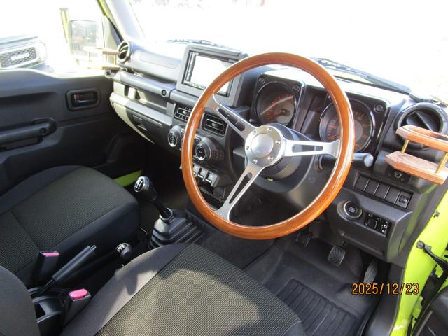 ジムニー ＸＬ　バッテリー新品、ＫＬＣグリル、スキッドプレート、外品ステアリング、前後バンパー、オプカンタイヤ、トピーホイール、ツートン塗装、ＥＴＣ、ドライブレコーダー、スモークテール（42枚目）