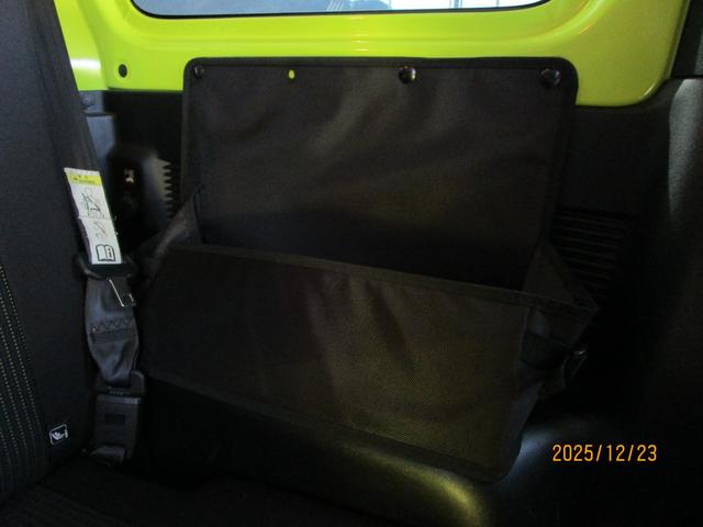 ジムニー ＸＬ　バッテリー新品、ＫＬＣグリル、スキッドプレート、外品ステアリング、前後バンパー、オプカンタイヤ、トピーホイール、ツートン塗装、ＥＴＣ、ドライブレコーダー、スモークテール（50枚目）