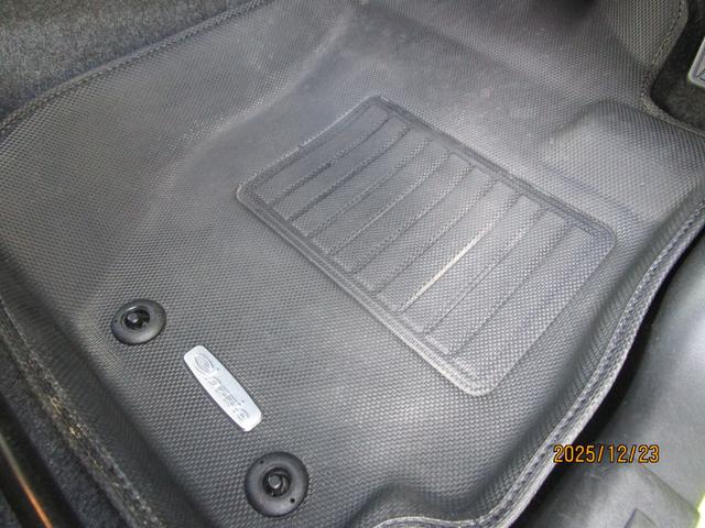 ジムニー ＸＬ　バッテリー新品、ＫＬＣグリル、スキッドプレート、外品ステアリング、前後バンパー、オプカンタイヤ、トピーホイール、ツートン塗装、ＥＴＣ、ドライブレコーダー、スモークテール（52枚目）