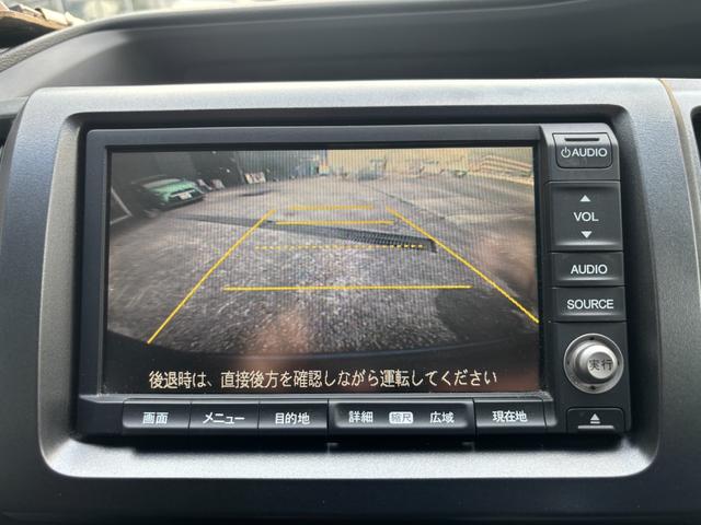 ステップワゴンスパーダ Ｚ　スカイルーフ　両側パワースライド　スマートキー　スペアキー　ＥＴＣ　ウォークスルー　三列目シート　フルフラット　バックカメラ　純正ナビ　純正アルミホイール　ＡＡＣ　ＰＷ　ＰＳ（12枚目）