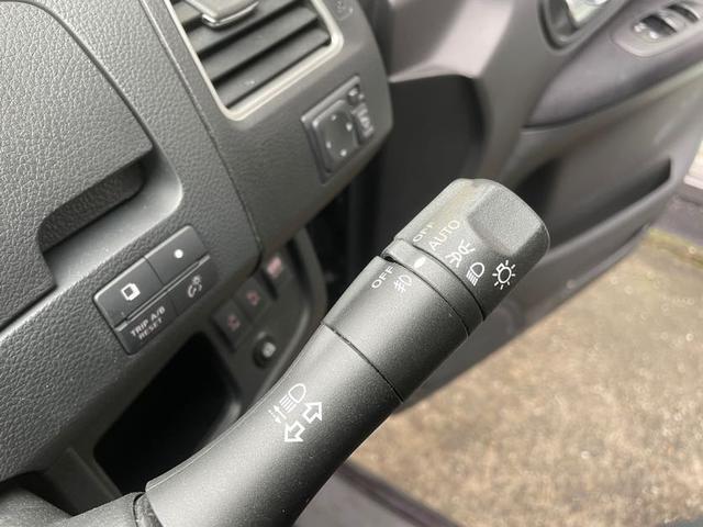 セレナ ハイウェイスター Vセレクション 両側パワースライド 純正SDナビ DVD再生 フルセグ バックカメラ Bluetoothオーディオ オートライト ダブルエアコン ETC HID プッシュスタート(8枚目)