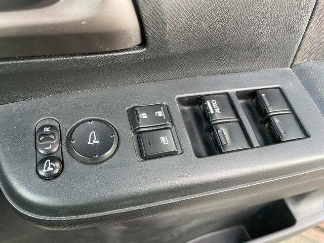 ステップワゴンスパーダ Z HDDナビエディション ETC 両側パワースライド オートライト 純正HDDナビ バックカメラ ダブルエアコン フルセグ DVD再生(12枚目)