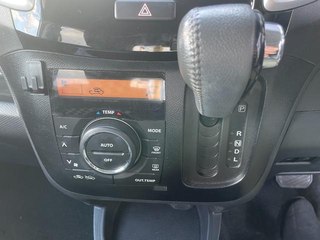 ソリオ ブラック＆ホワイトＩＩ　プッシュスタート　スマートキー２個　ＥＴＣ　片側パワースライド　サイドウインカー　電格　フォグランプ　オートエアコン　シートヒーター（6枚目）