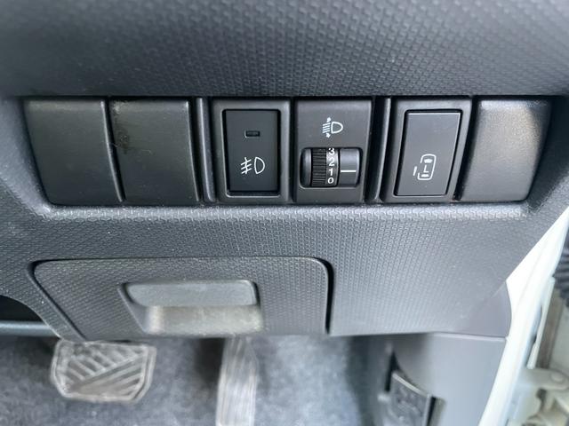 ソリオ ブラック＆ホワイトＩＩ　プッシュスタート　スマートキー２個　ＥＴＣ　片側パワースライド　サイドウインカー　電格　フォグランプ　オートエアコン　シートヒーター（7枚目）