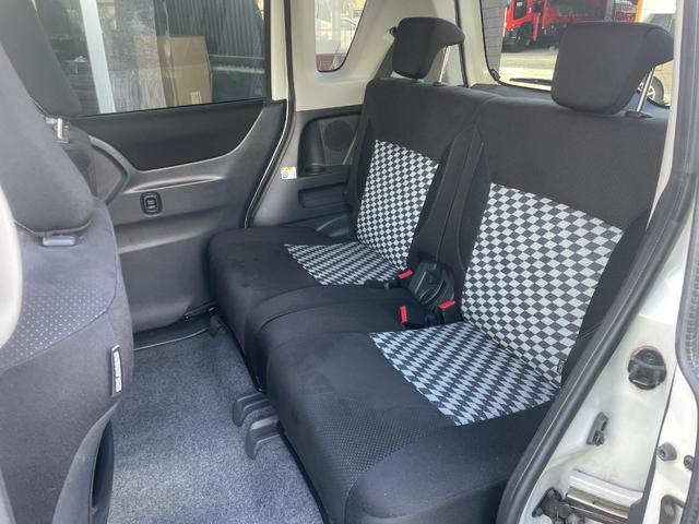 ソリオ ブラック＆ホワイトＩＩ　プッシュスタート　スマートキー２個　ＥＴＣ　片側パワースライド　サイドウインカー　電格　フォグランプ　オートエアコン　シートヒーター（13枚目）