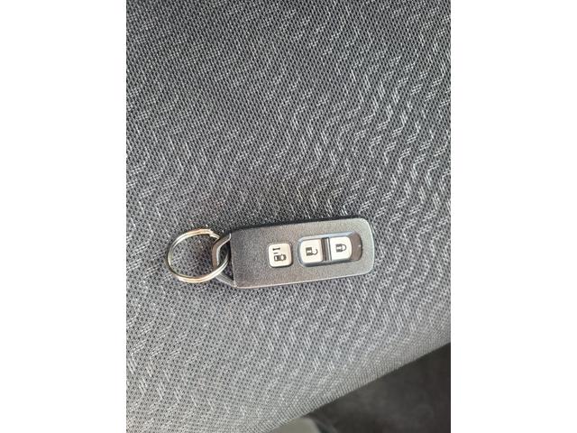 Ｎ－ＢＯＸカスタム Ｇ・Ｌパッケージ　両側スライド・片側電動　ナビ　ＴＶ　オートライト　ＨＩＤ　スマートキー　アイドリングストップ　電動格納ミラー　ベンチシート　ＣＶＴ　盗難防止システム　ＡＢＳ　ＥＳＣ　ＣＤ　ＤＶＤ再生　ＵＳＢ（11枚目）