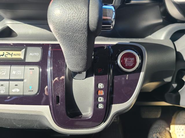 Ｎ－ＢＯＸカスタム Ｇ・ターボパッケージ　ドライブレコーダー　バックカメラ　両側電動スライドドア　ナビ　ＴＶ　オートクルーズコントロール　オートライト　ＨＩＤ　スマートキー　アイドリングストップ　電動格納ミラー　ベンチシート　ＣＶＴ（8枚目）